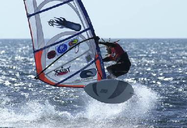 Yann Sune  (F9)  : un fidle de JAWS SURFSHOP...